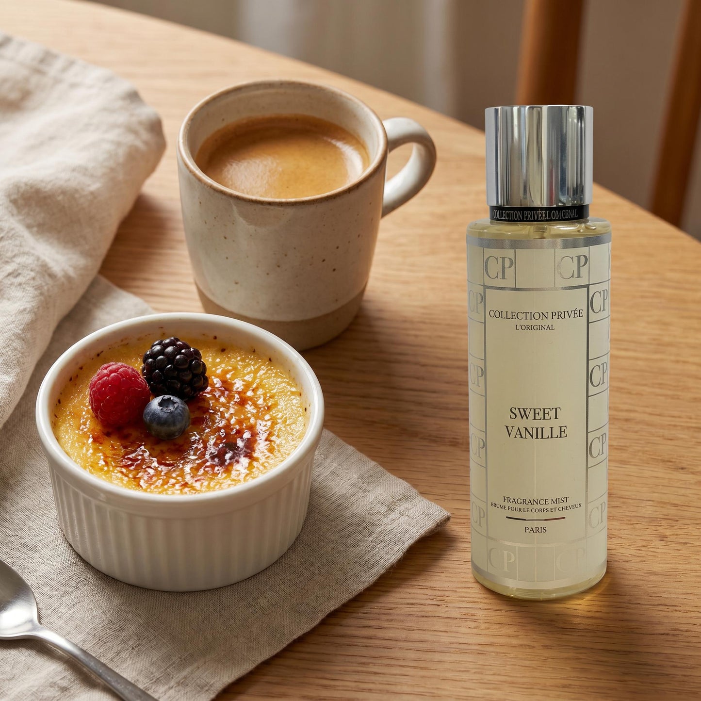 COLLECTION PRIVEE SWEET VANILLE FRAGRANCE MIST  BRUME POUR LE CORPS ET CHEVEUX 250ml